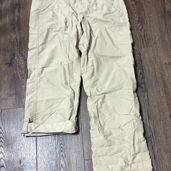 The North Face Women’s Beige Nylon Convertible Hiking Pants - Picture 11 of 15